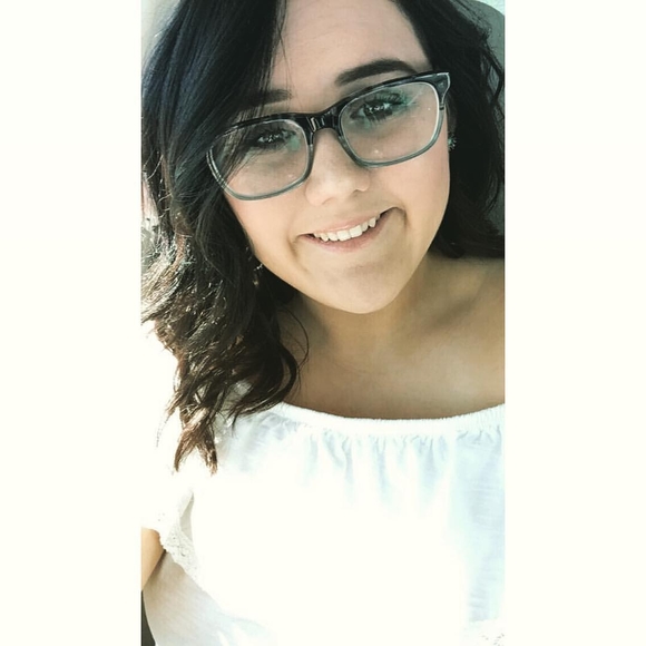 Meet your Posher, Taylor - Picture 1 of 1